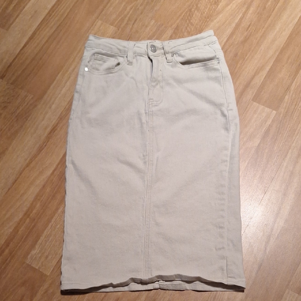 Renuar Cream Pencil Skirt